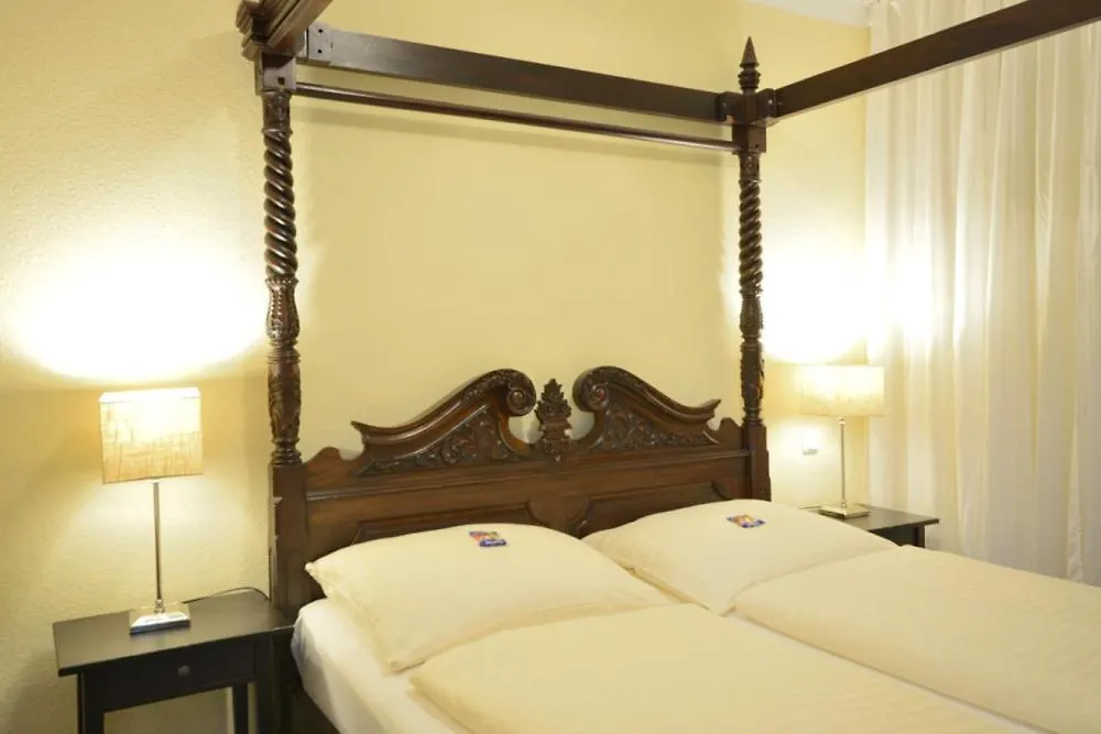 ALPHA Hotel Garni-1